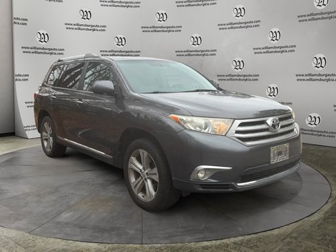 Used 2013 Toyota Highlander Limited image 7