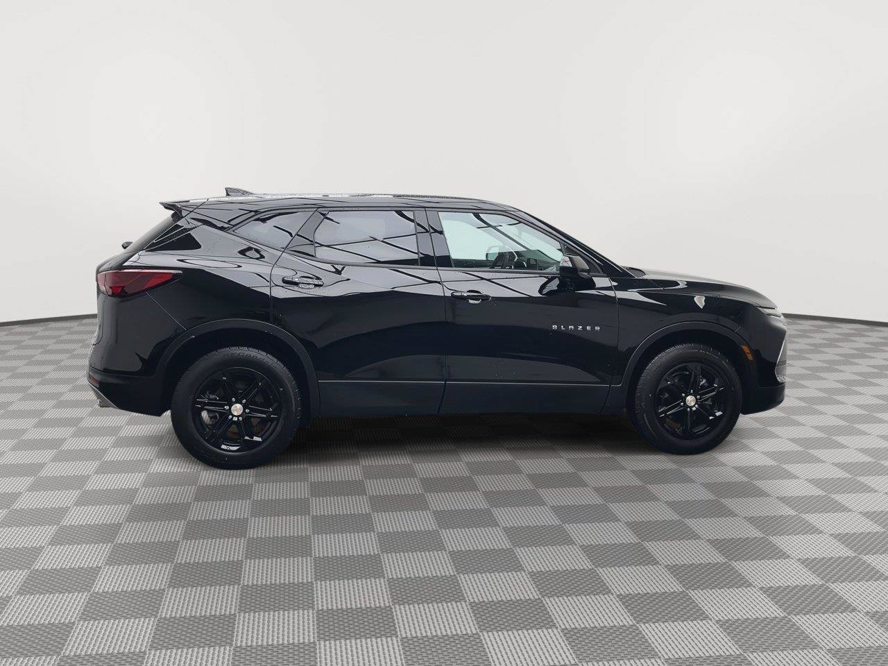 Certified 2023 Chevrolet Blazer LT w/ Driver Confidence Package AWD/4WD image 39