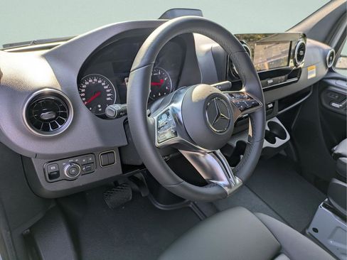 New 2025 Mercedes-Benz Sprinter 2500 image 4