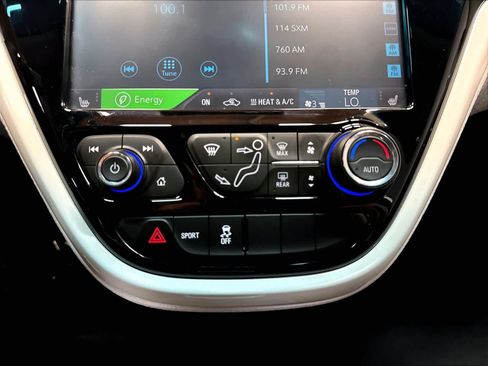 Used 2018 Chevrolet Bolt Premier w/ Driver Confidence II Package FWD image 32