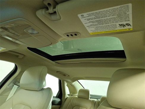 Used 2017 Lincoln MKZ Reserve w/ Climate Package image 18