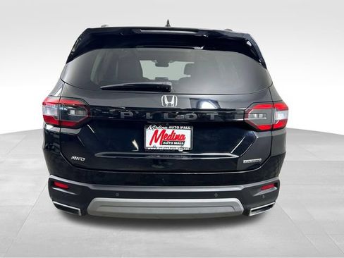 Used 2024 Honda Pilot Touring image 6