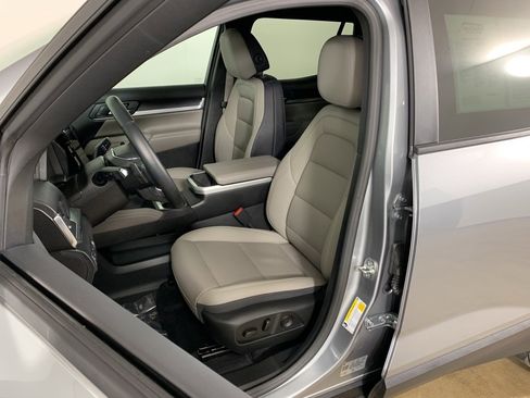 Used 2025 GMC Terrain Elevation w/ Elevation Premium Package image 24