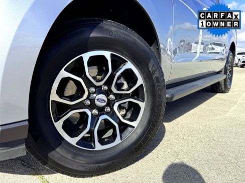 Used 2024 Ford Expedition Max XLT image 2