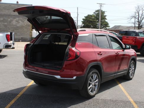 Used 2022 GMC Terrain SLT AWD/4WD image 7