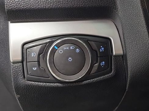 Used 2017 Ford Explorer XLT FWD image 14