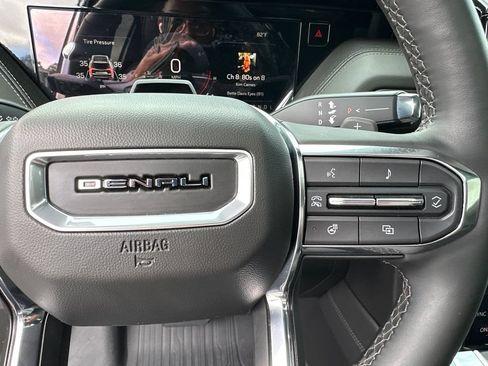Used 2025 GMC Yukon XL Denali w/ Denali Reserve Package AWD/4WD image 28