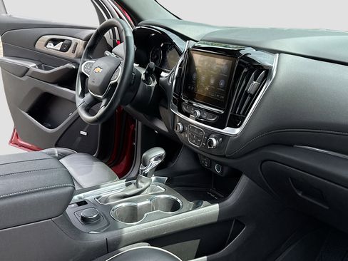 Used 2023 Chevrolet Traverse Premier AWD/4WD image 5