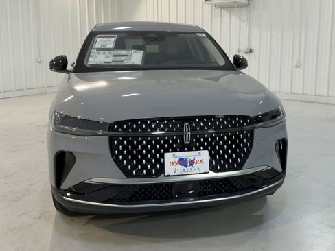 New 2026 Lincoln Nautilus Premier image 4