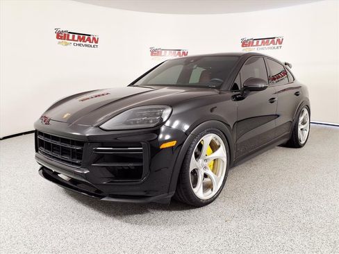 Used 2024 Porsche Cayenne Turbo GT image 4