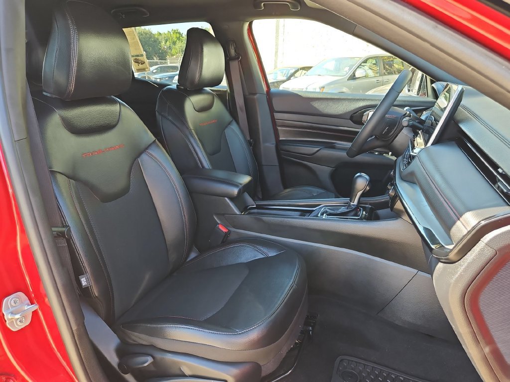 Used 2025 Jeep Compass Trailhawk AWD/4WD image 31