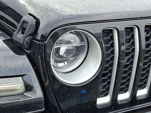 Used 2022 Jeep Wrangler Unlimited Sahara w/ Cold Weather Group AWD/4WD image 8