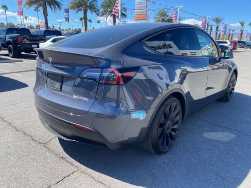 Used 2023 Tesla Model Y Performance image 7