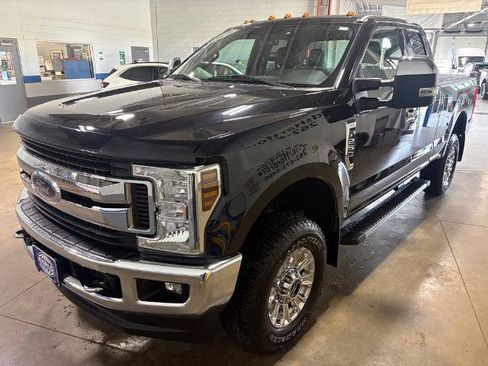 Certified 2019 Ford F250 XLT w/ XLT Premium Package AWD/4WD image 4