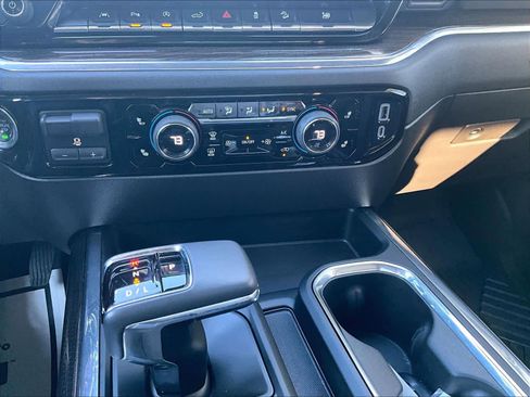 Used 2022 Chevrolet Silverado 1500 LT Trail Boss w/ LT Trail Boss Premium Package image 25