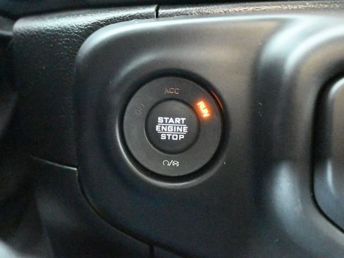 Used 2020 Jeep Wrangler Sport image 30