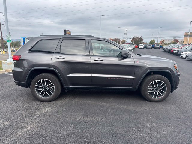 Used 2019 Jeep Grand Cherokee Trailhawk w/ Trailhawk Luxury Group AWD/4WD image 4