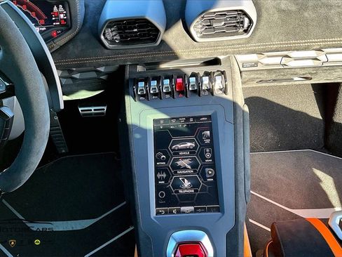 Used 2022 Lamborghini Huracan STO image 8