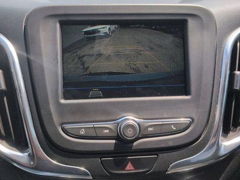 Used 2019 Chevrolet Equinox LT w/ Driver Convenience Package FWD image 16