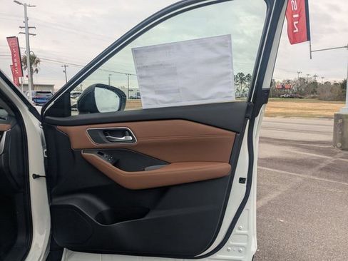 New 2026 Nissan Rogue Platinum w/ Platinum Premium Package AWD/4WD image 32