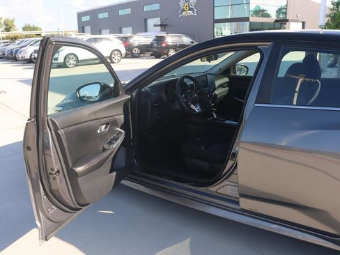 Used 2020 Nissan Sentra SR image 19