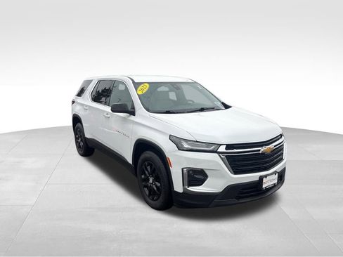 Used 2023 Chevrolet Traverse LS image 4
