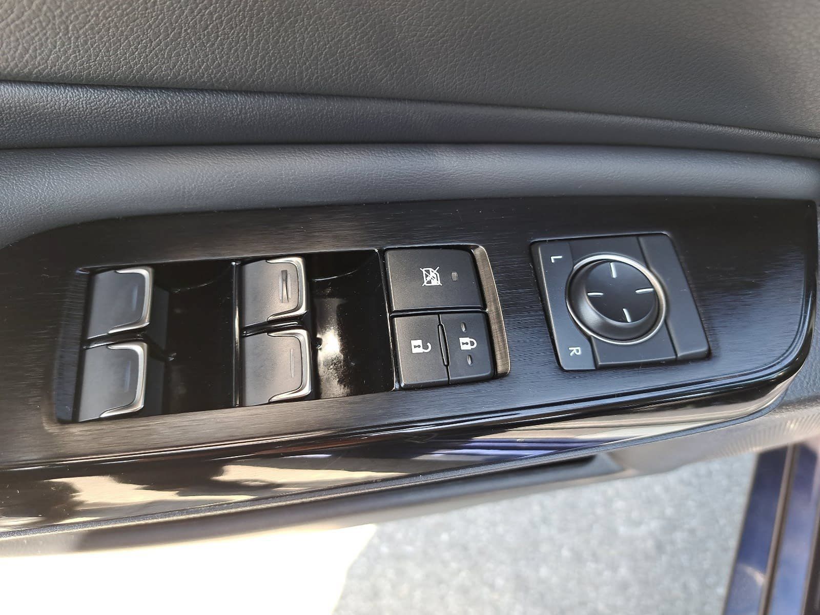 Used 2025 Lexus ES 350 FWD image 30