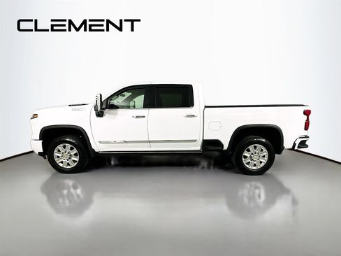 Used 2024 Chevrolet Silverado 2500 High Country w/ High Country Premium Package AWD/4WD image 6