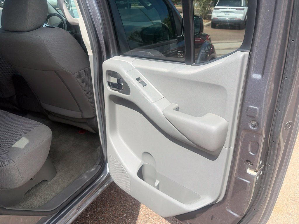Used 2018 Nissan Frontier SV w/ Value Truck Package RWD image 14