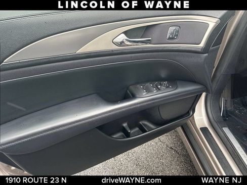 Used 2018 Lincoln MKZ Premiere AWD/4WD image 12