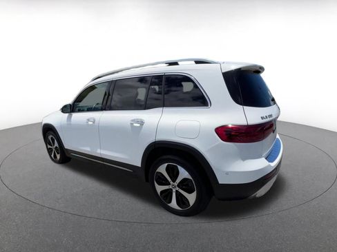 Used 2025 Mercedes-Benz GLB 250 4MATIC image 10