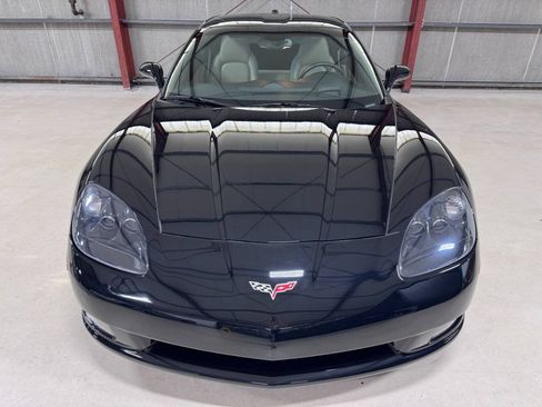 Used 2005 Chevrolet Corvette Coupe w/ Preferred Equipment Group RWD image 14