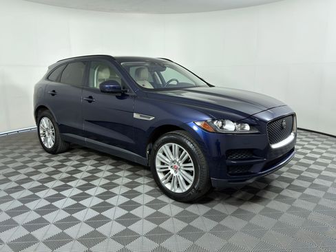 Used 2017 Jaguar F-PACE Premium image 7