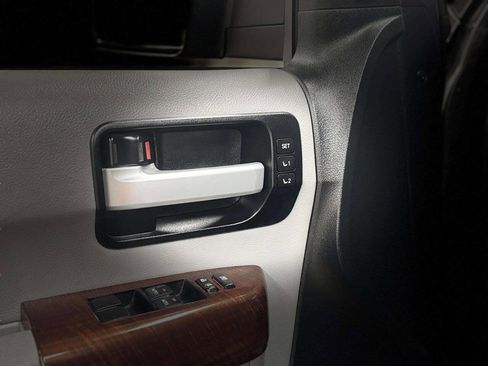 Used 2014 Toyota Sequoia Platinum image 11