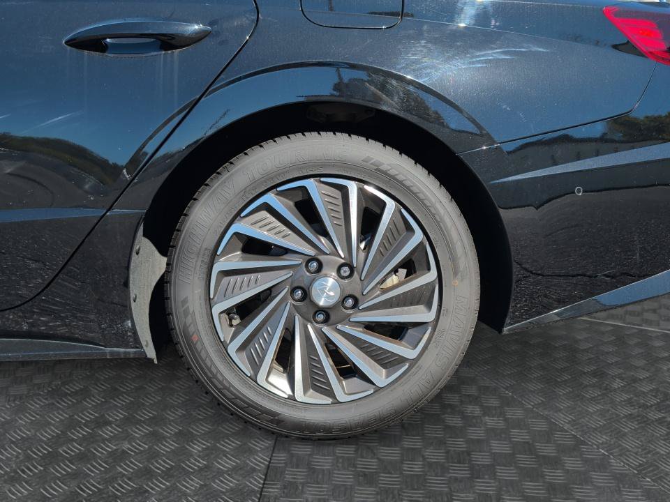 Used 2023 Hyundai Sonata Limited w/ Cargo Package FWD image 22