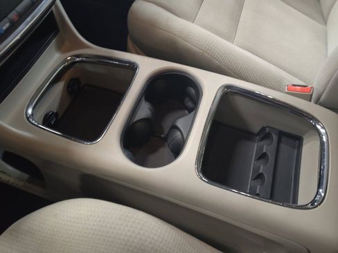 Used 2014 Dodge Grand Caravan SXT image 26