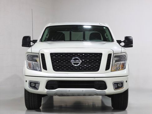 Used 2017 Nissan Titan PRO-4X w/ Pro-4x Convenience Package image 6