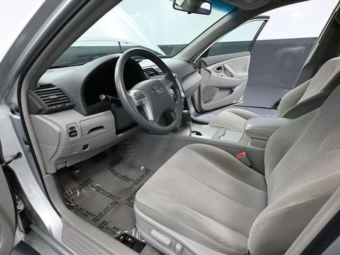 Used 2011 Toyota Camry LE image 20