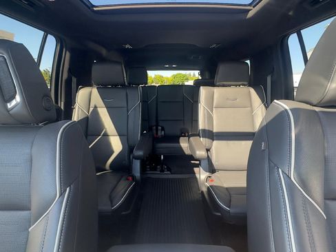 Certified 2024 Cadillac Escalade ESV Sport w/ Touring Package AWD/4WD image 18