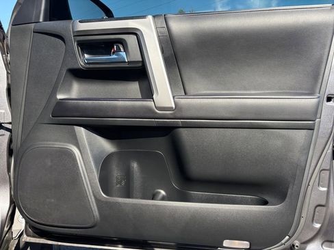 Used 2022 Toyota 4Runner SR5 Premium image 27