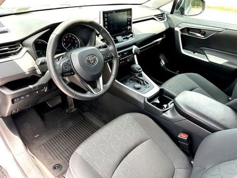 Used 2021 Toyota RAV4 XLE w/ Convenience Package image 13