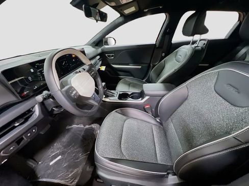 New 2025 Kia K4 GT-Line image 21