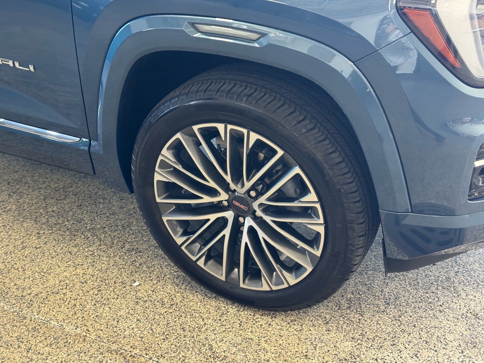 Used 2026 GMC Terrain Denali w/ LPO, Floor Liner Package AWD/4WD image 4