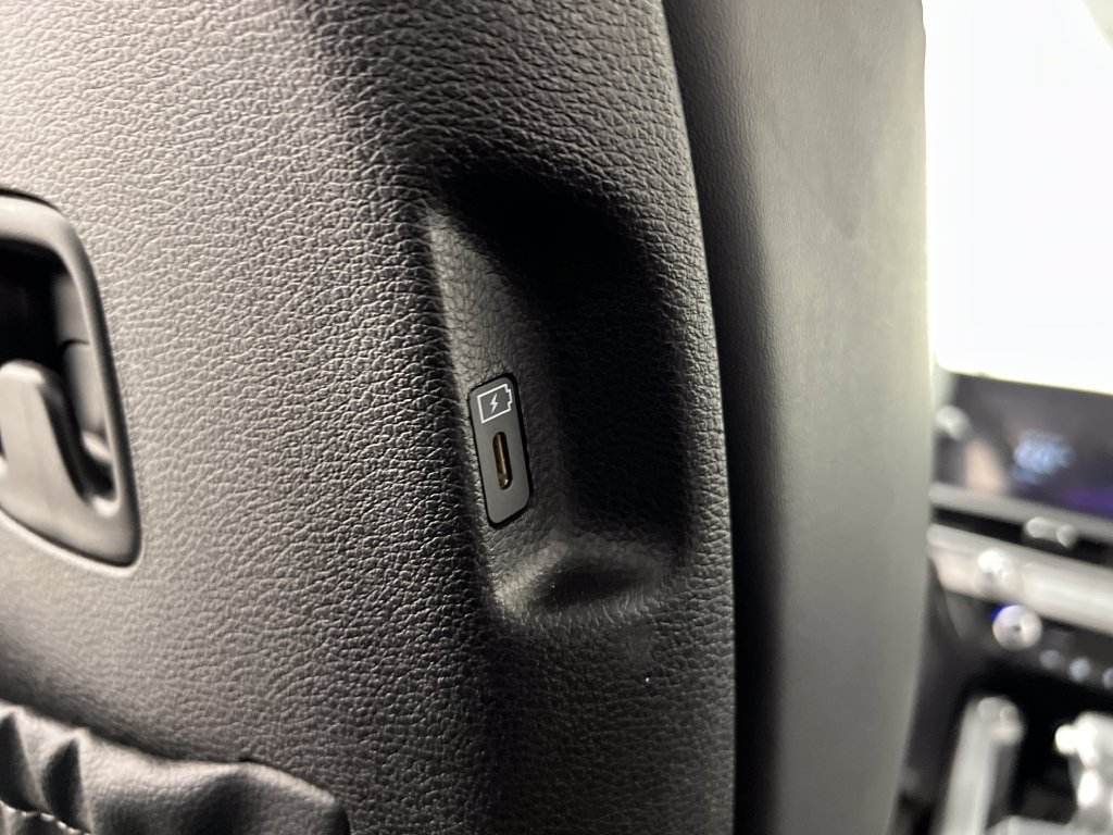 Used 2025 Kia Telluride S FWD image 29