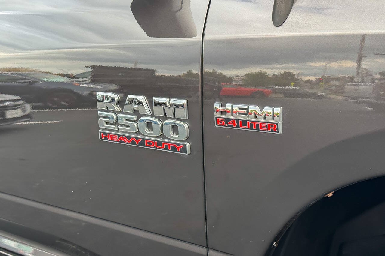 Used 2017 RAM 2500 SLT w/ Snow Chief Group AWD/4WD image 11