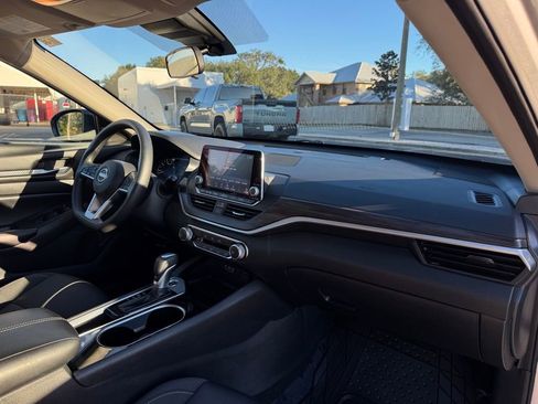 Used 2024 Nissan Altima 2.5 SV image 27