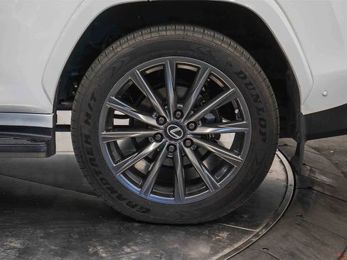 Used 2025 Lexus LX 700h F Sport image 10