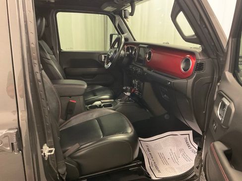 Used 2022 Jeep Gladiator Rubicon w/ Cold Weather Group AWD/4WD image 7