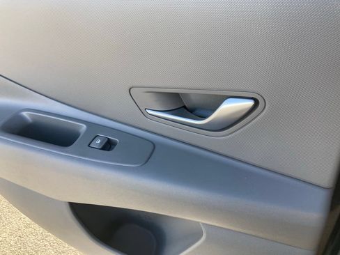 Used 2024 Hyundai Elantra SEL FWD image 17
