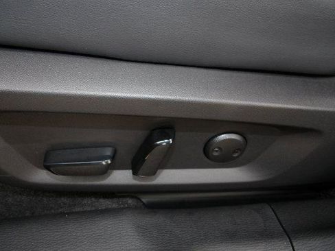 New 2025 Mitsubishi Outlander SE image 18